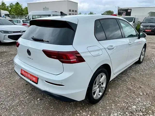 Gebraucht VW Golf VIII Life 150 PS (110 kW) 2025 Weiß Limousine