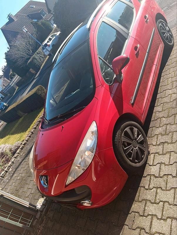 Rot Gebraucht 2009 Peugeot 207 Kombi | 1.400 € (Guter Preis) - Bild 1/4