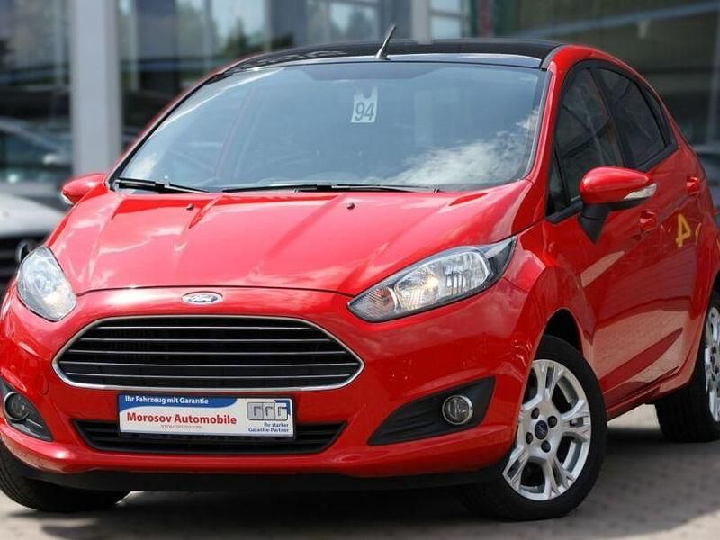 Rot Gebraucht 2014 Ford Fiesta Trend Kleinwagen | 3.900 € (Fairer Preis) - Bild 1/4