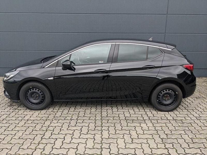 Gebraucht Opel Astra Dynamic 136 PS (100 kW) 2018 Onyx schwarz metallic (metallic) Limousine