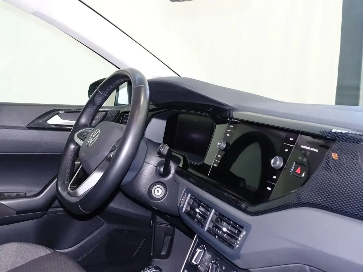 Gebraucht VW Polo Life 95 PS (69 kW) 2023 Silber Kleinwagen