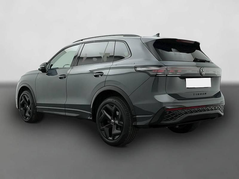 Gebraucht VW Tiguan Style 193 PS (141 kW) 2024 Grau SUV
