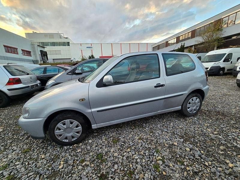 Silber Gebraucht 1997 VW Polo Kleinwagen | 1.990 € (Etwas zu teuer) - Bild 1/4
