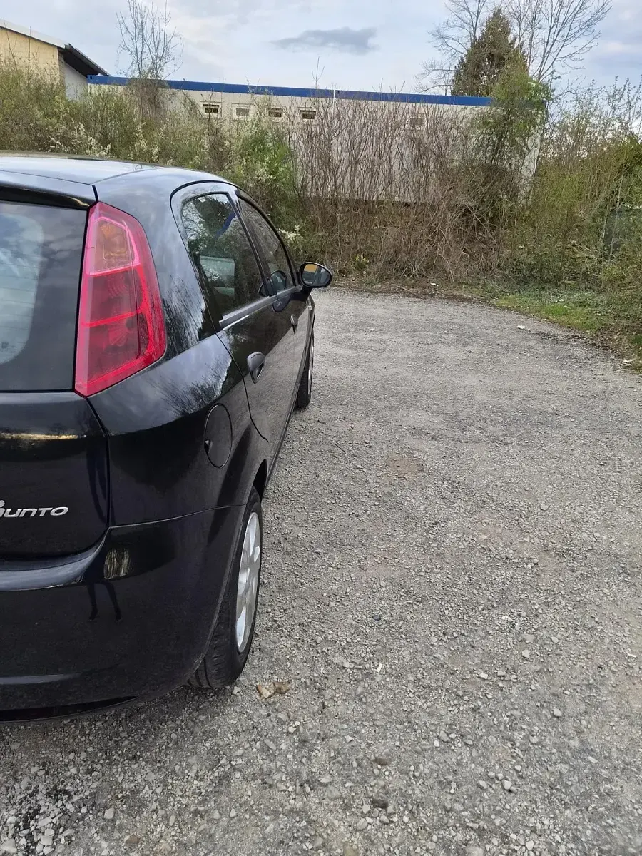 Gebraucht Fiat Punto 69 PS (50 kW) 2013 Schwarz Kleinwagen