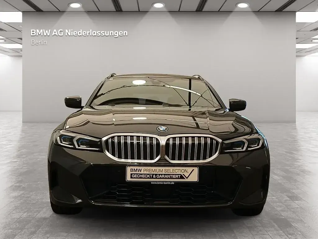 Gebraucht BMW 330e M Sport 292 PS (214 kW) 2023 Grau Kombi