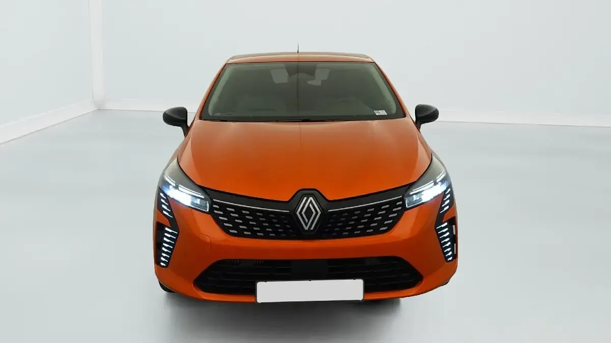 Gebraucht Renault Clio 101 PS (74 kW) 2025 Orange valencia Kleinwagen