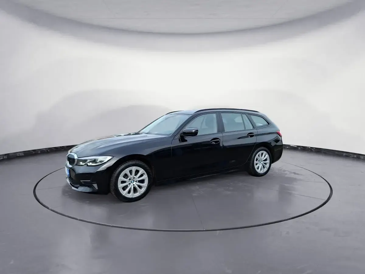 Używany BMW 320 Advantage 190 KM (139 kW) 2020 Czarny Kombi