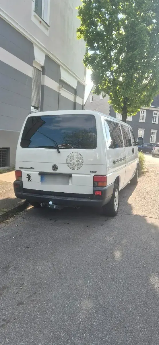 Second-hand VW Caravelle 102 CP (75 kW) 2003 Alb Berlinǎ