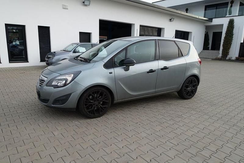 Silber Gebraucht 2011 Opel Meriva Innovation Van / Kleinbus | 4.950 € (Superpreis) - Bild 1/4