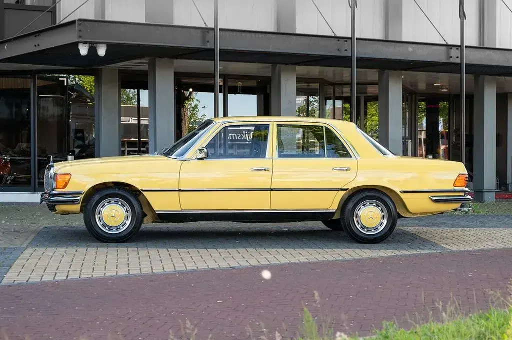 Gebraucht Mercedes S280 156 PS (114 kW) 1976 Gelb Limousine