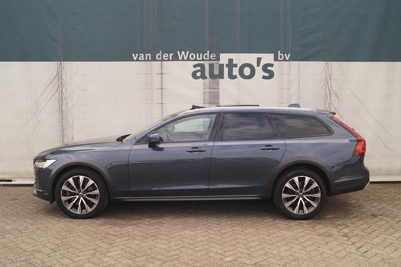 Gebraucht Volvo V90 CC Pro 250 PS (183 kW) 2021 Blau Kombi