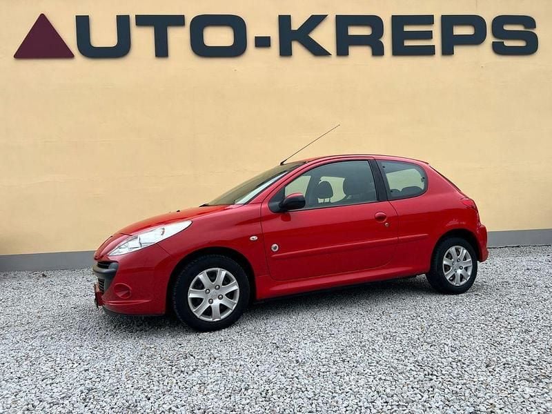Rot Gebraucht 2012 Peugeot 206+ Kleinwagen | 4.400 € (Etwas zu teuer) - Bild 1/4