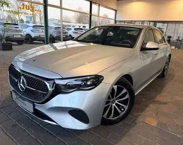 Second-hand Mercedes E200 204 CP (150 kW) 2024 Argintiu Break