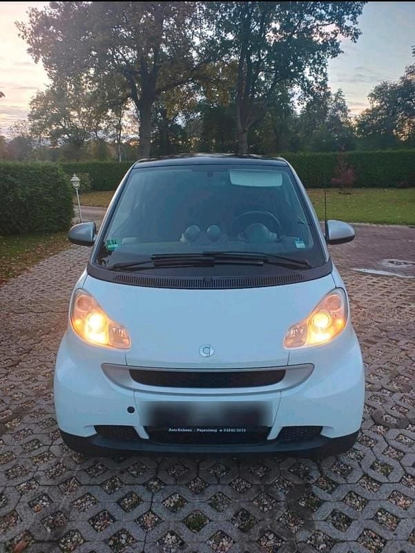 Grau Gebraucht 2008 Smart ForTwo Coupé Coupé | 2.800 € (Guter Preis) - Bild 1/4