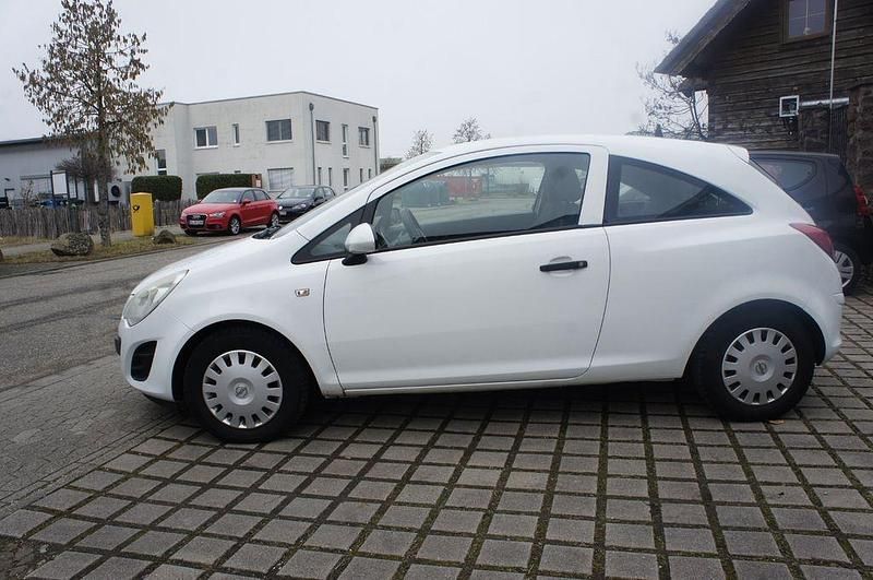 Gebraucht Opel Corsa Selection 69 PS (50 kW) 2012 Weiß Kleinwagen