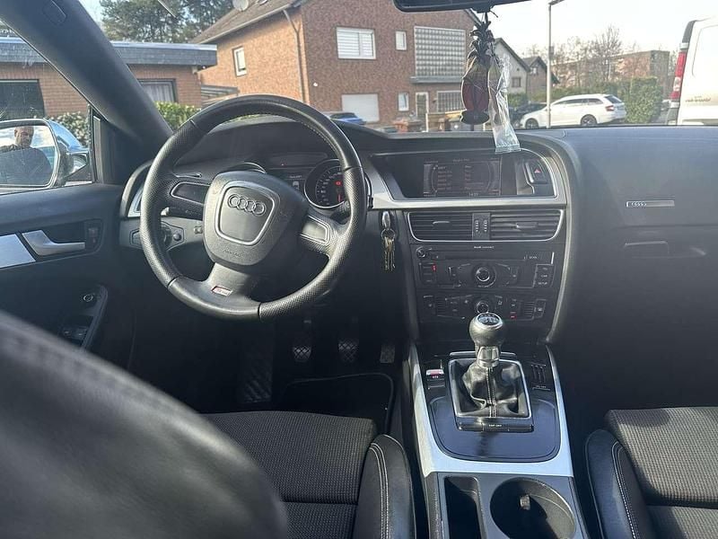 Schwarz Gebraucht 2010 Audi A5 Coupé | 5.500 € (Guter Preis) - Bild 1/4