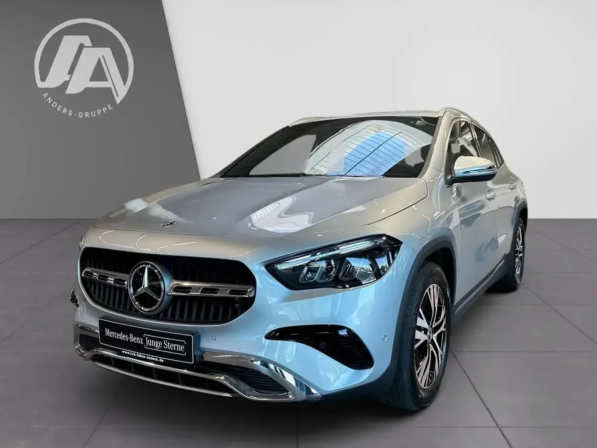 Gebraucht Mercedes GLA180 Progressive 116 PS (85 kW) 2025 Silberlack hightechsilber SUV