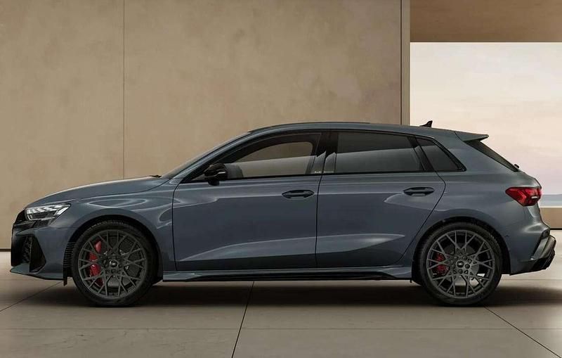 Kemoragrau metallic Neu 2025 Audi RS3 Kleinwagen | 69.496 € (Guter Preis) - Bild 1/4