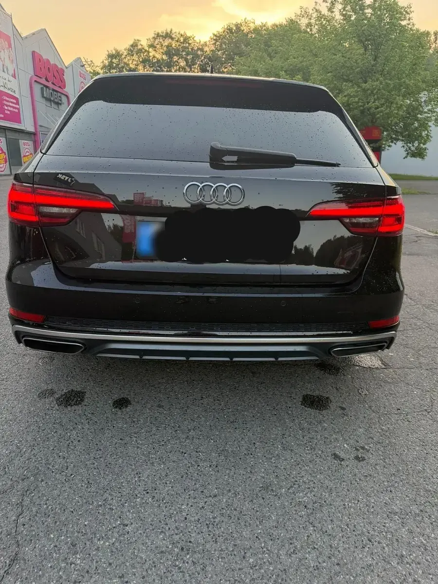 Gebraucht Audi A4 150 PS (110 kW) 2019 Schwarz Kombi
