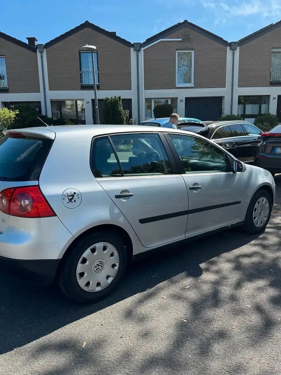 Gebraucht VW Golf V 102 PS (75 kW) 2005 Silber Kleinwagen