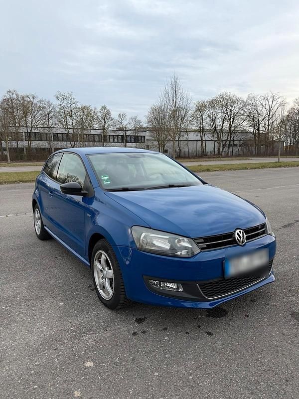 Gebraucht VW Polo 105 PS (77 kW) 2013 Blau Kleinwagen