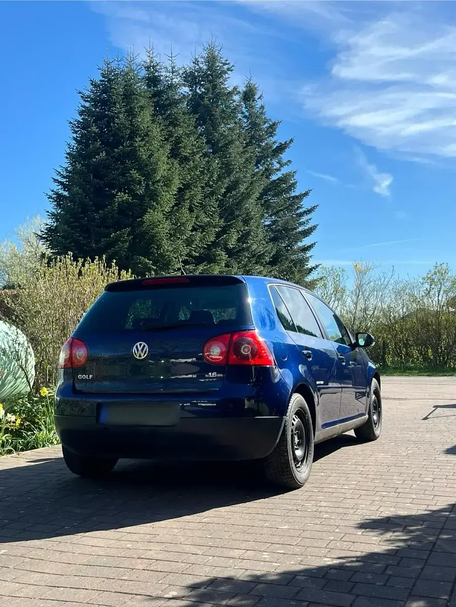 Gebraucht VW Golf V Edition 102 PS (75 kW) 2008 Blau Limousine