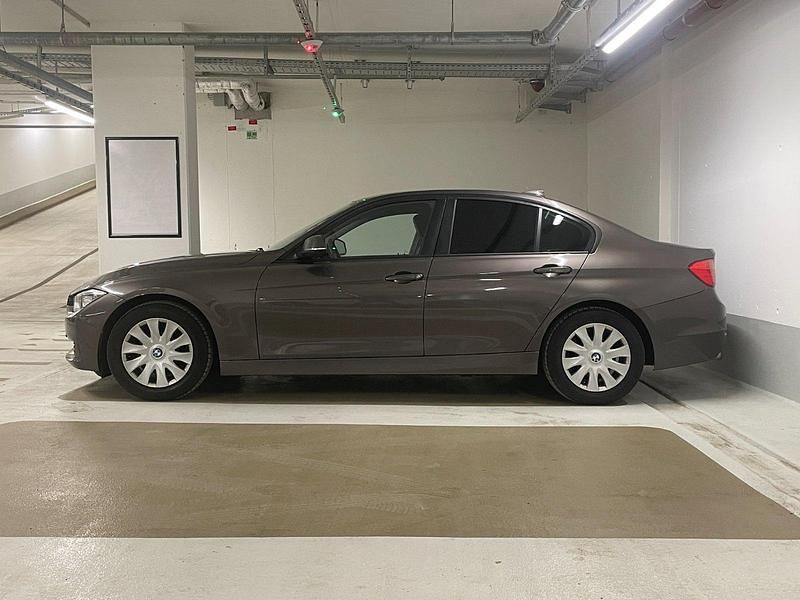 Gebraucht BMW 320 Luxury Line 184 PS (135 kW) 2014 Braun Limousine