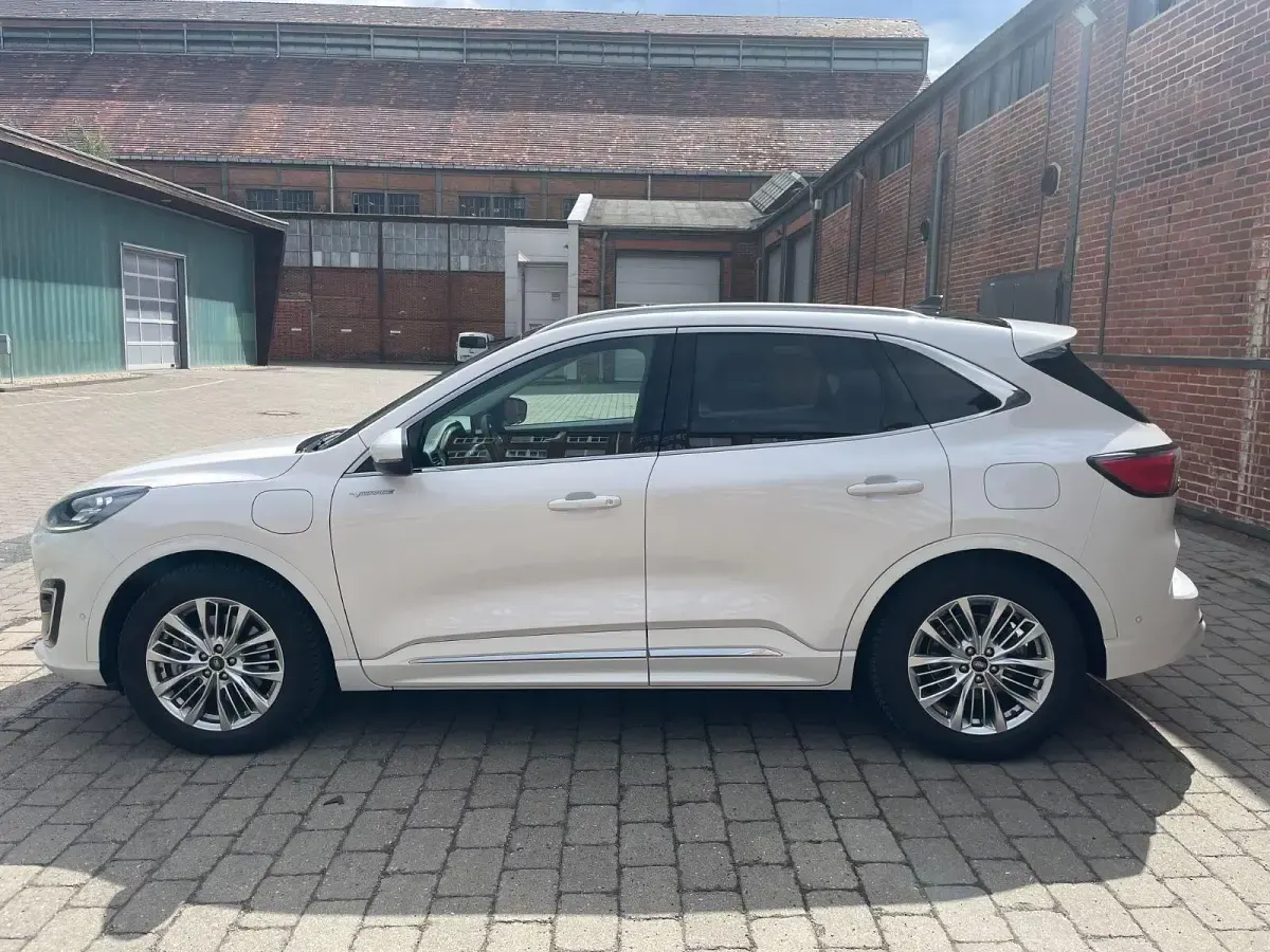 Gebraucht Ford Kuga Vignale 224 PS (164 kW) 2021 Weiß SUV