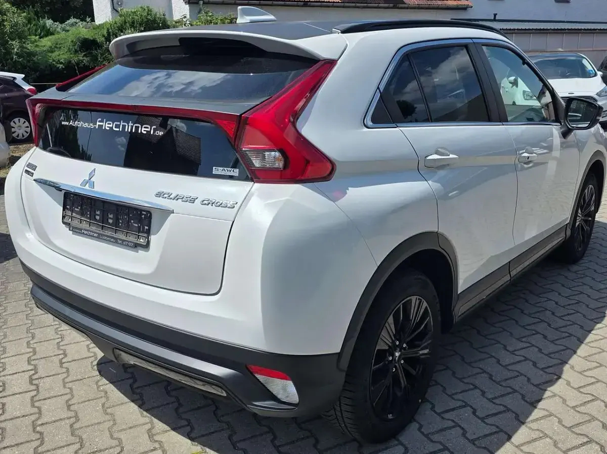 Gebraucht Mitsubishi Eclipse Cross Active 148 PS (108 kW) 2019 Perlmuttweiss (p) SUV