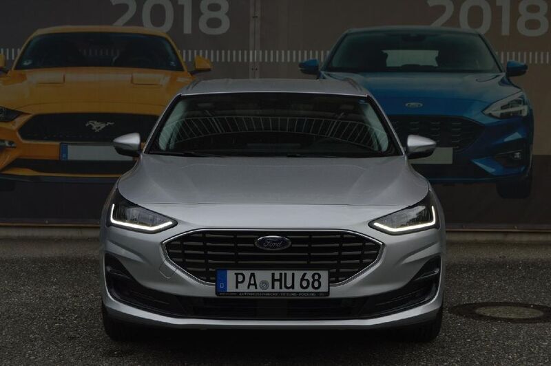 Usado Ford Focus Titanium X 125 CV (91 kW) 2024 Plateado Berlina