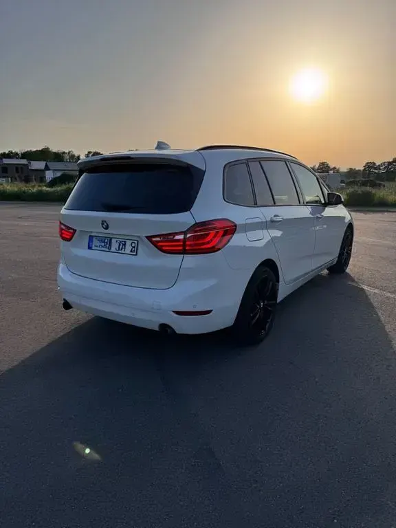 Gebraucht BMW 220 Gran Tourer Performance 192 PS (141 kW) 2018 Weiß Van / Kleinbus