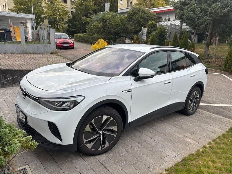 Weiß Gebraucht 2022 VW ID.4 Pro SUV | 27.600 € (Guter Preis) - Bild 1/4