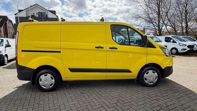 Second-hand Ford Transit Custom Trend 105 CP (77 kW) 2018 Galben Monovolum