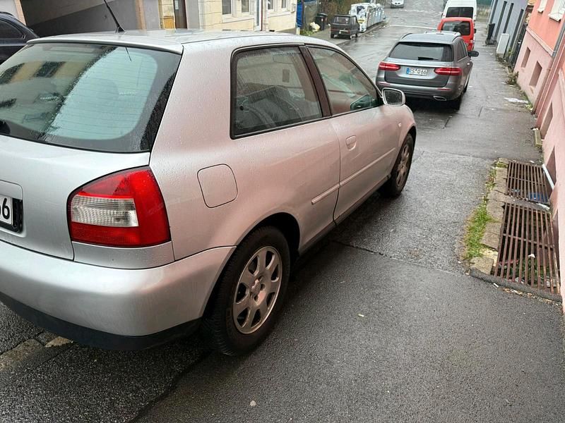 Gebraucht Audi A3 Basis 2000 Silber Kleinwagen