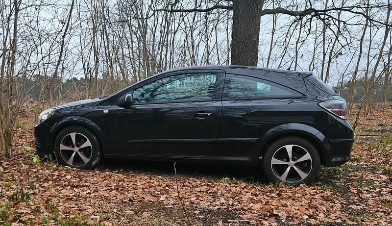 Schwarz Gebraucht 2007 Opel Astra GTC Coupé | 1.600 € (Guter Preis) - Bild 1/4