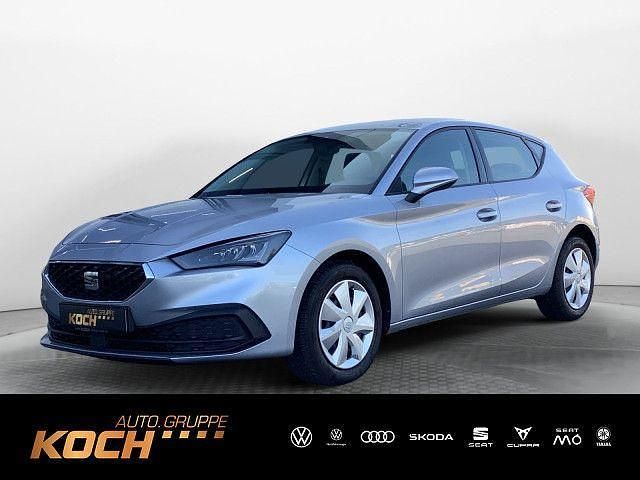 "urban" silber Gebraucht 2022 Seat Leon Reference Limousine | 15.980 € (Fairer Preis) - Bild 1/4