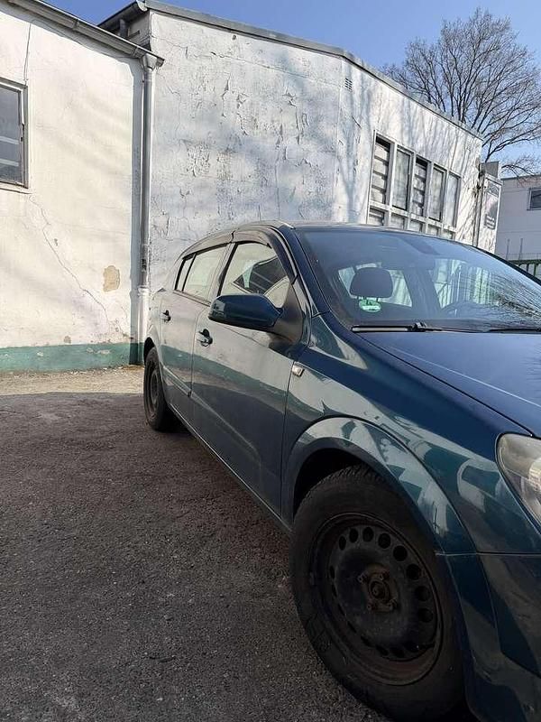 Gebraucht Opel Astra Edition 105 PS (77 kW) 2007 Grün Kleinwagen