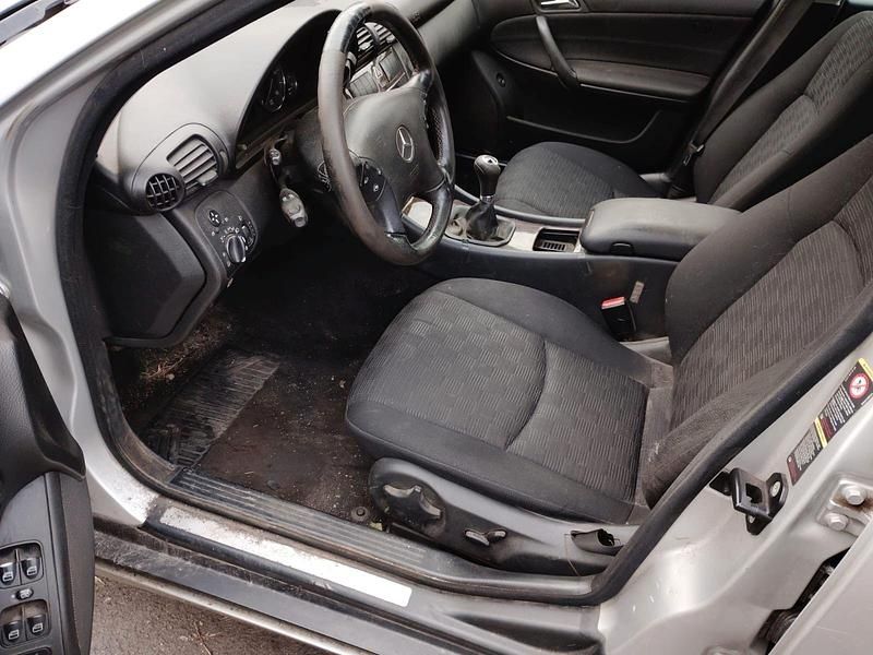Gebraucht Mercedes C200 122 PS (89 kW) 2005 Silber Limousine