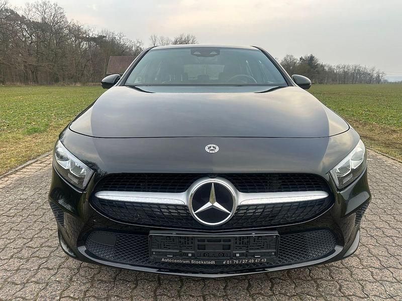 Gebraucht Mercedes A200 Progressive 163 PS (119 kW) 2018 Schwarz Limousine