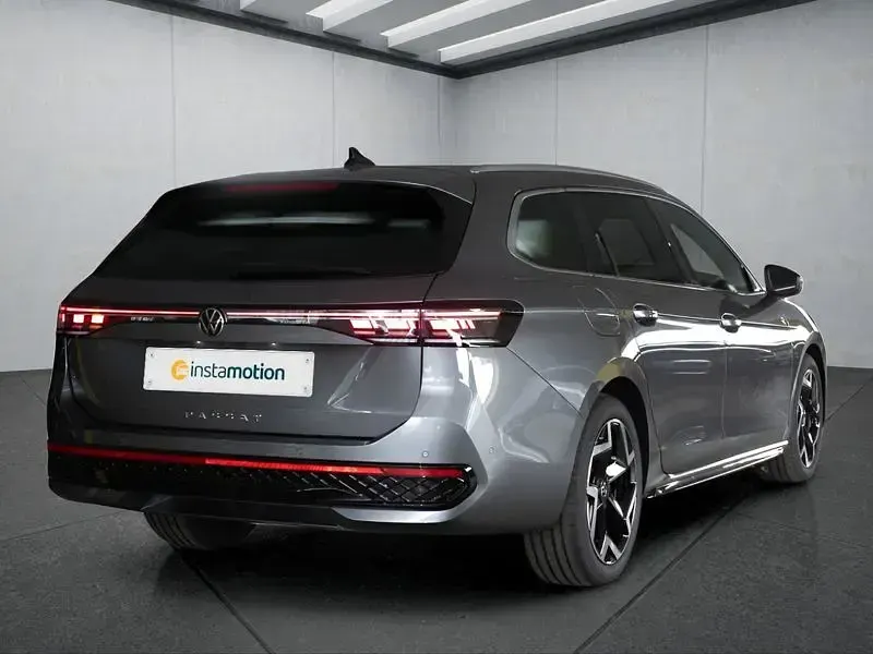 Gebraucht VW Passat 150 PS (110 kW) 2025 Grau Kombi
