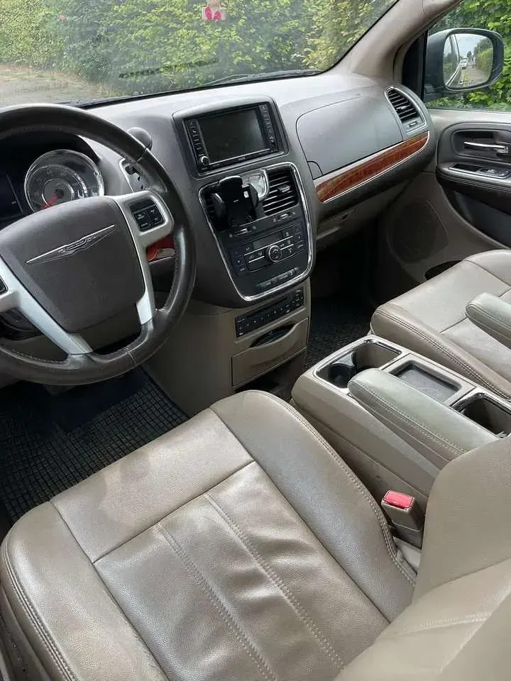 Gebraucht Chrysler Town & Country 178 PS (130 kW) 2014 Van / Kleinbus