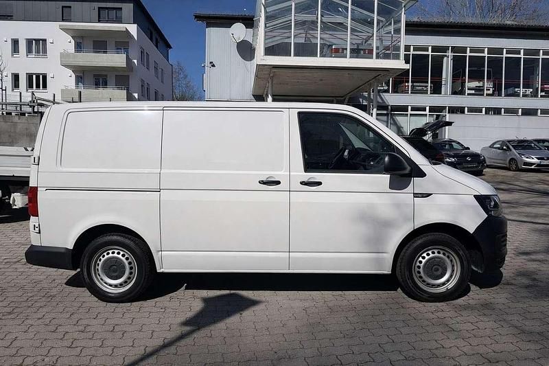 Gebraucht VW Transporter 102 PS (75 kW) 2018 Weiß Van
