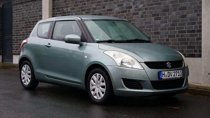 Gebraucht Suzuki Swift 94 PS (69 kW) 2011 Grün Kleinwagen