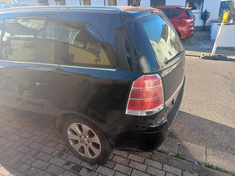 Gebraucht Opel Zafira 116 PS (85 kW) 2007 Schwarz Van / Kleinbus