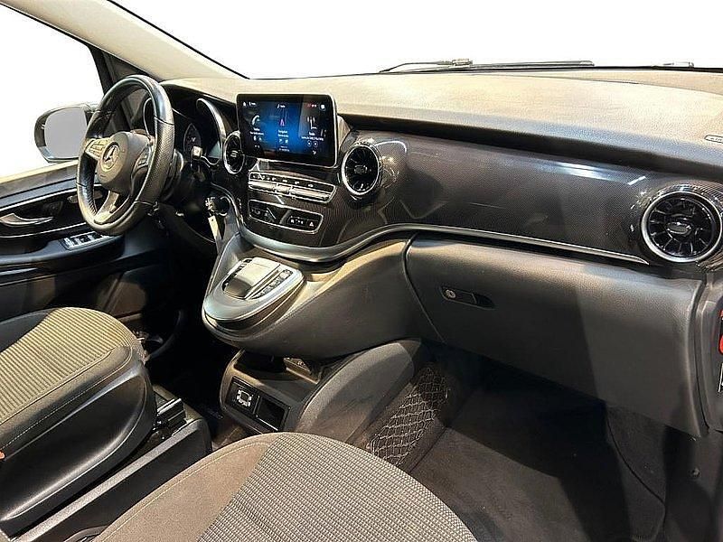 Gebraucht Mercedes V300 239 PS (175 kW) 2021 Selenitgrau Van / Kleinbus