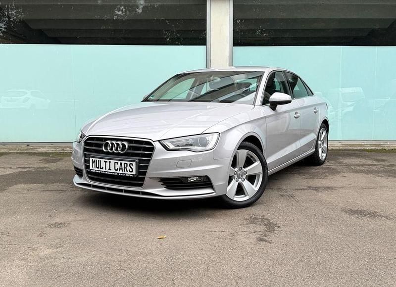 Grau Gebraucht 2014 Audi A3 Sport Limousine | 12.890 € (Etwas zu teuer) - Bild 1/4