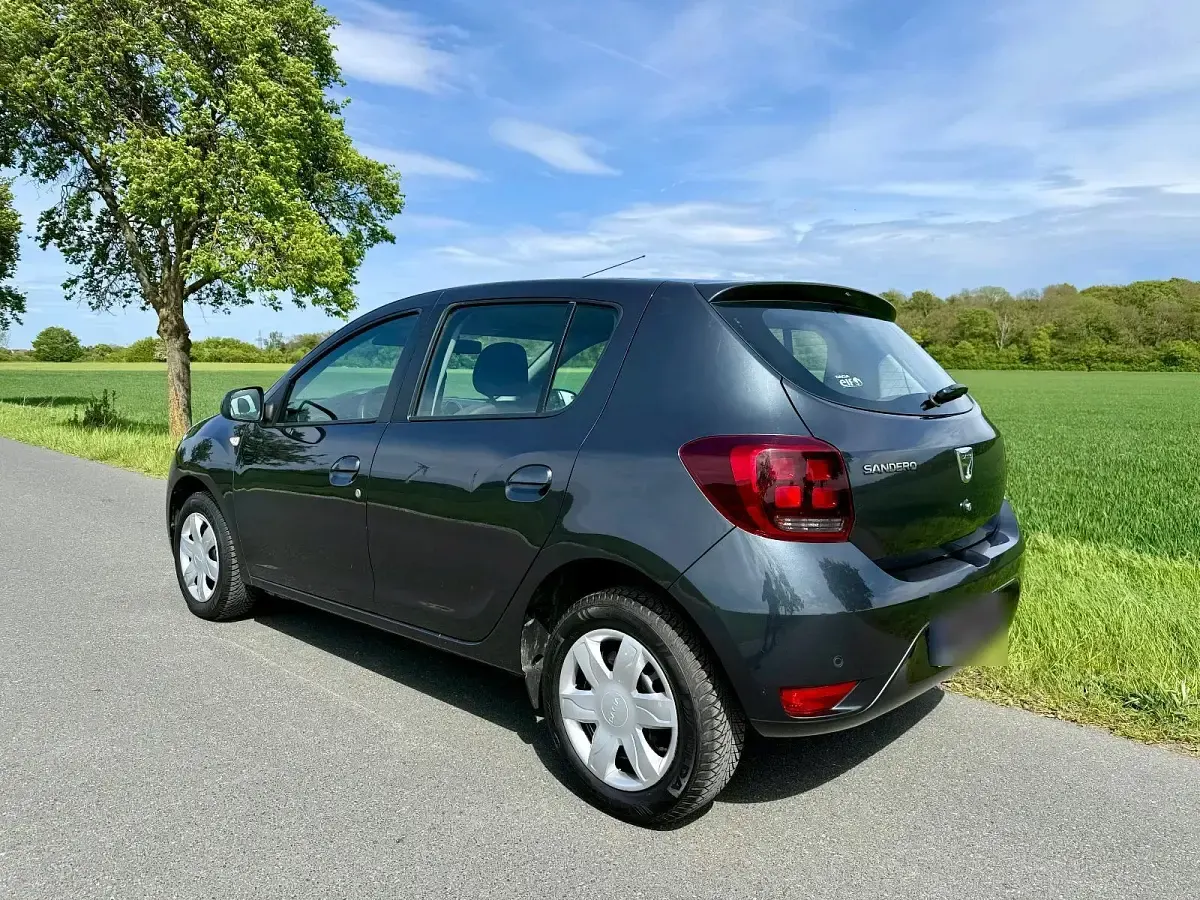 Gebraucht Dacia Sandero 73 PS (53 kW) 2017 Grau Kleinwagen