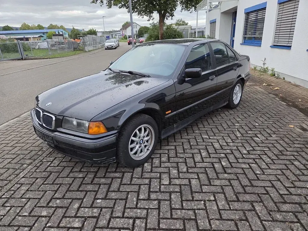 Gebraucht BMW 316 102 PS (75 kW) 1997 Schwarz Limousine