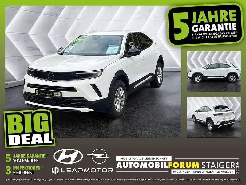 Jade weiss/arktis weiss Gebraucht 2022 Opel Mokka-e Edition SUV | 15.890 € (Superpreis) - Bild 1/4