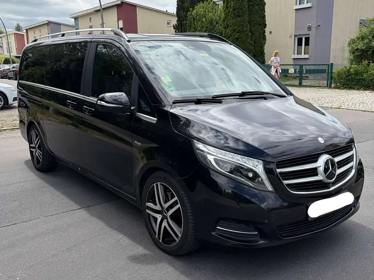 Gebraucht Mercedes V250 Avantgarde Edition 190 PS (139 kW) 2015 Schwarz Van / Kleinbus